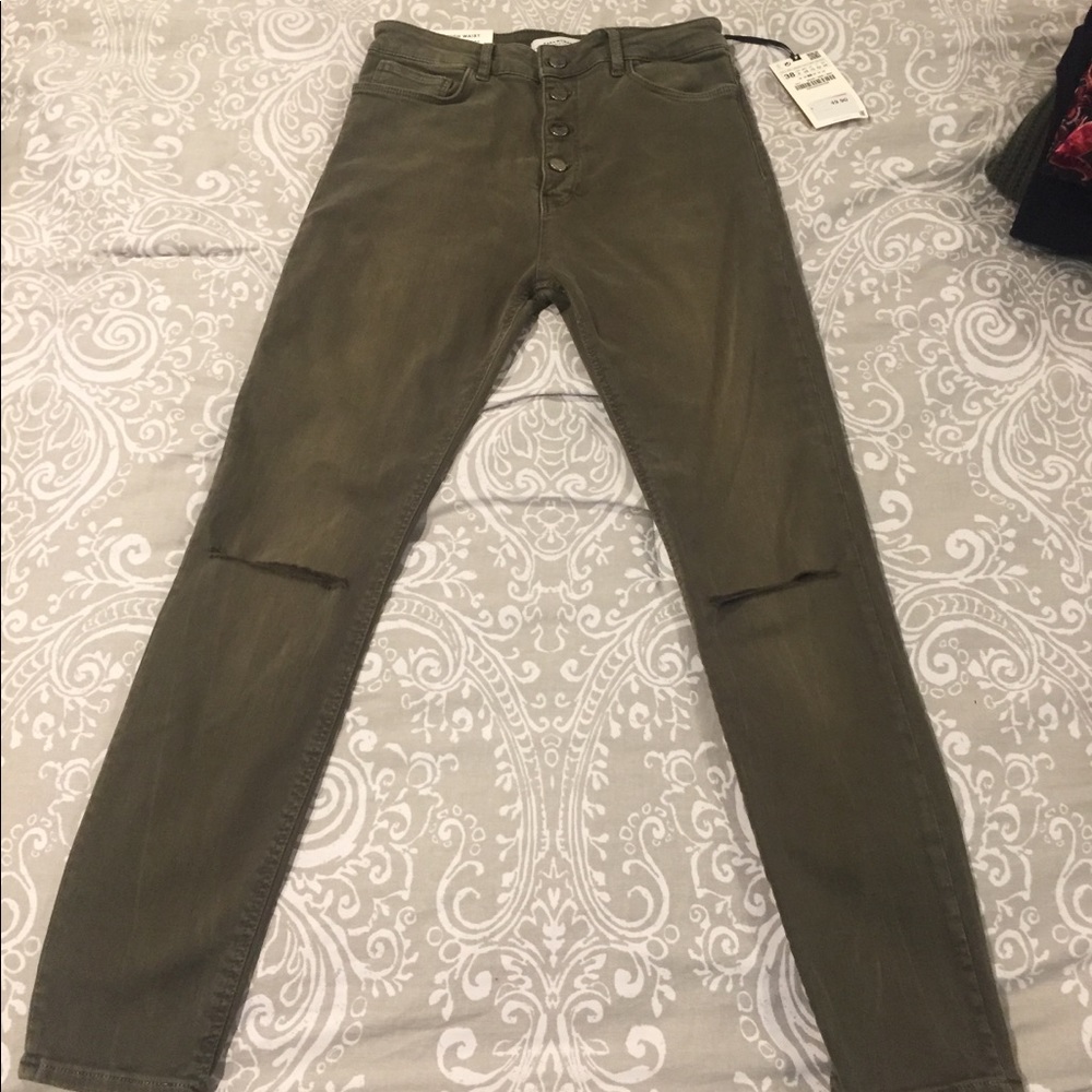 Zara High Waist Stretch Pants w/ cut knees - Sz 6